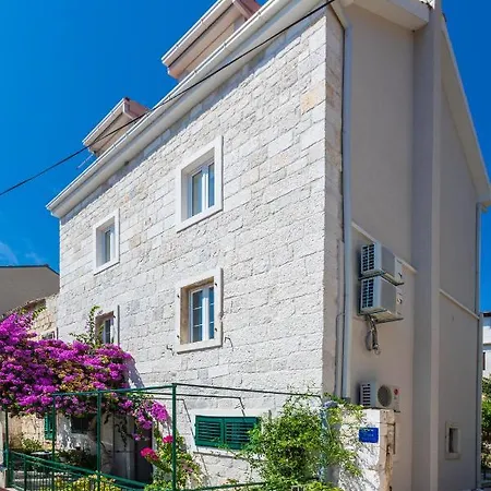 Cosy B Apartman Makarska